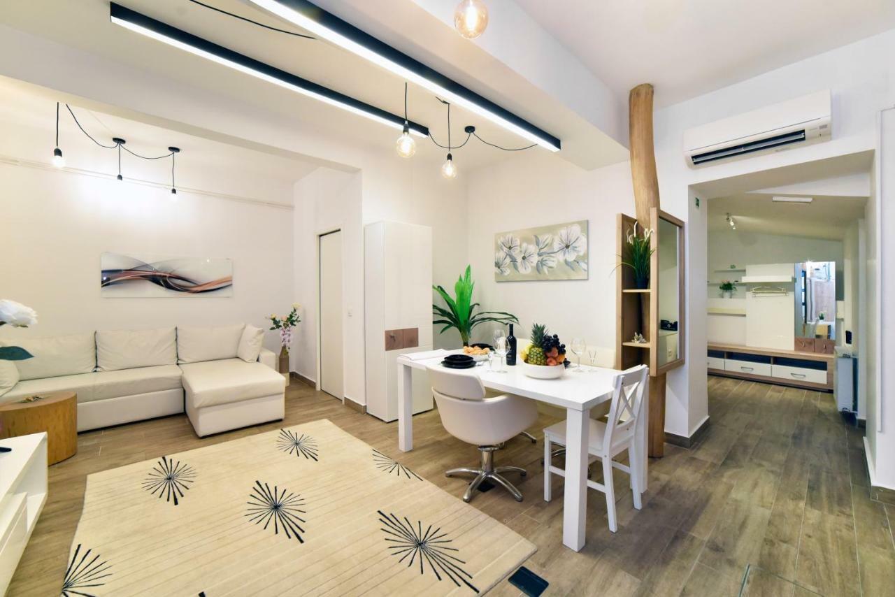 Ban Jelacic Apartment Zagabria Esterno foto