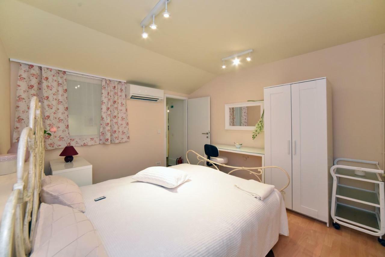 Ban Jelacic Apartment Zagabria Esterno foto