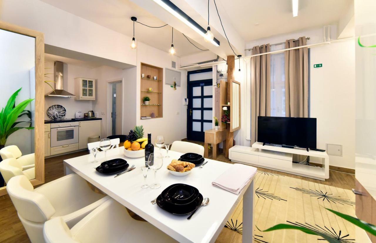 Ban Jelacic Apartment Zagabria Esterno foto